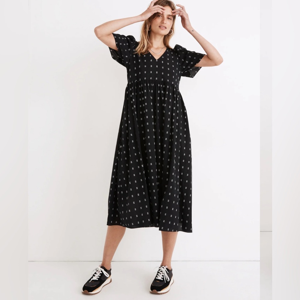 Madewell Donny Puff-Sleeve V-Neck Midi Dress in True Black Size Small